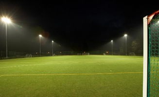 足球照明的標(biāo)準(zhǔn)是什么 足球場怎么安裝燈 如何設(shè)計足球場照明解決方案