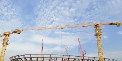 上港通報浦東足球場建設(shè)進展 正進行看臺鋼結(jié)構(gòu)吊裝